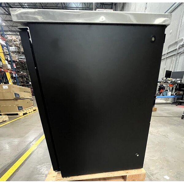 Scratch and Dent Avantco UDD-4-HC Black Kegerator / Beer Dispenser with (2) 2 Tap Towers - (3) 1/2 Keg Capacity