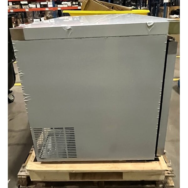 Scratch and Dent Avantco AU-48F 48" Undercounter Freezer