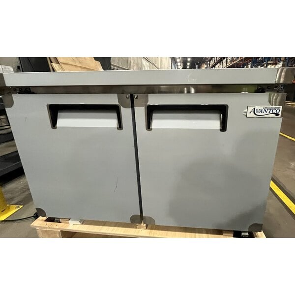 Scratch and Dent Avantco AU-48F 48" Undercounter Freezer