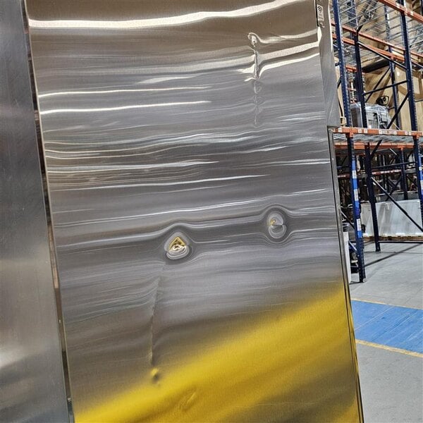 Scratch and Dent Avantco Z1-R-HC 29" Solid Door Stainless Steel Reach-In Refrigerator