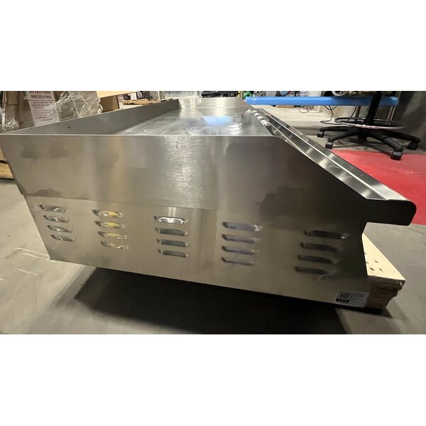 Scratch and Dent Avantco EG48N 48" Electric Countertop Griddle - 208/240V, 10482W-14000W