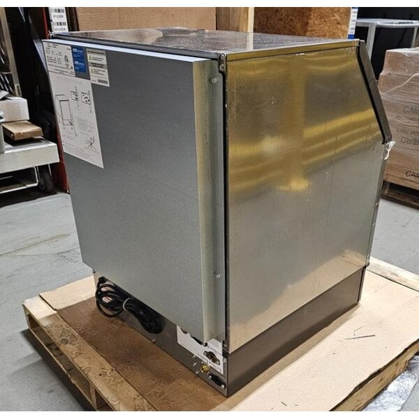 Scratch and Dent Manitowoc UDP0240W-161B NEO 26" Water Cooled Undercounter Full Size Cube Ice Machine with 90 lb. Bin - 115V, 240 lb.