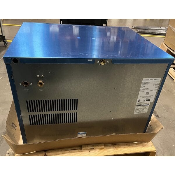 Scratch and Dent Hoshizaki KMD-505MWJ 30" Water Cooled Modular Crescent Cube Ice Machine - 115V; 592 lb.