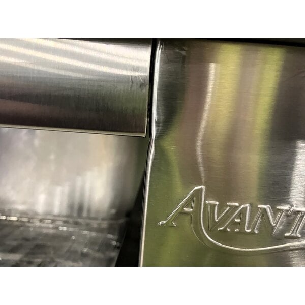 Scratch and Dent Avantco CHSME32M 32" Electric Countertop Cheese Melter - 208/240V, 2290/3050W