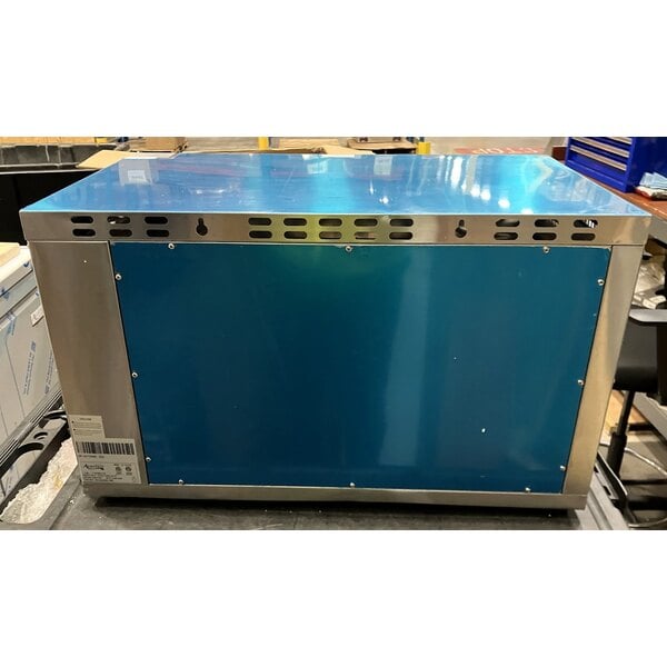 Scratch and Dent Avantco CHSME32M 32" Electric Countertop Cheese Melter - 208/240V, 2290/3050W