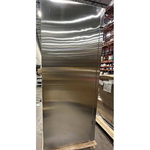 Scratch and Dent Avantco SS-3R-HC 81 5/16" Stainless Steel Solid Door Reach-In Refrigerator