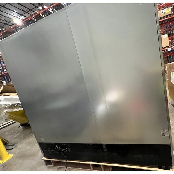 Scratch and Dent Avantco SS-3R-HC 81 5/16" Stainless Steel Solid Door Reach-In Refrigerator