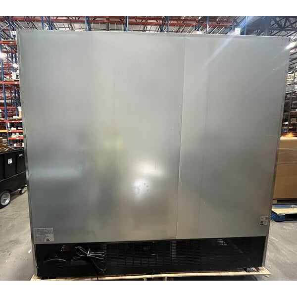 Scratch and Dent Avantco SS-3R-HC 81 5/16" Stainless Steel Solid Door Reach-In Refrigerator