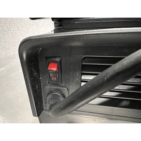 Scratch and Dent Vitamix 36019-ABAB The Quiet One 3 hp Blender with Cover and 48 oz. Container - 120V