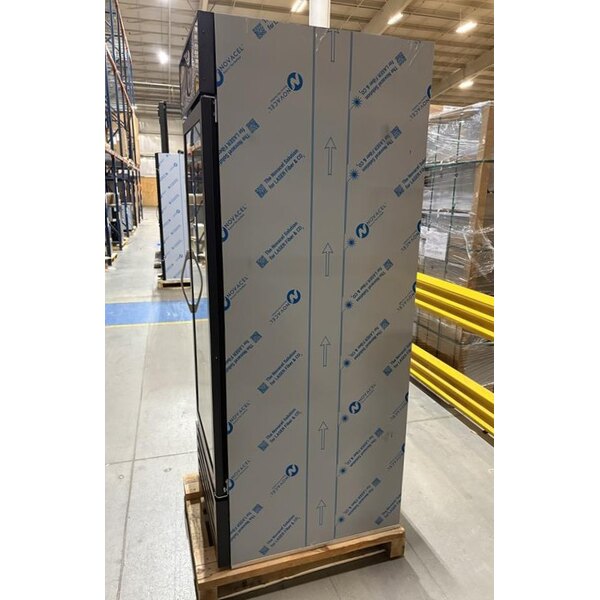 Scratch and Dent Beverage-Air MMF23HC-1-BS MarketMax 27" Black Glass Door Merchandising Freezer with Stainless Steel Interior