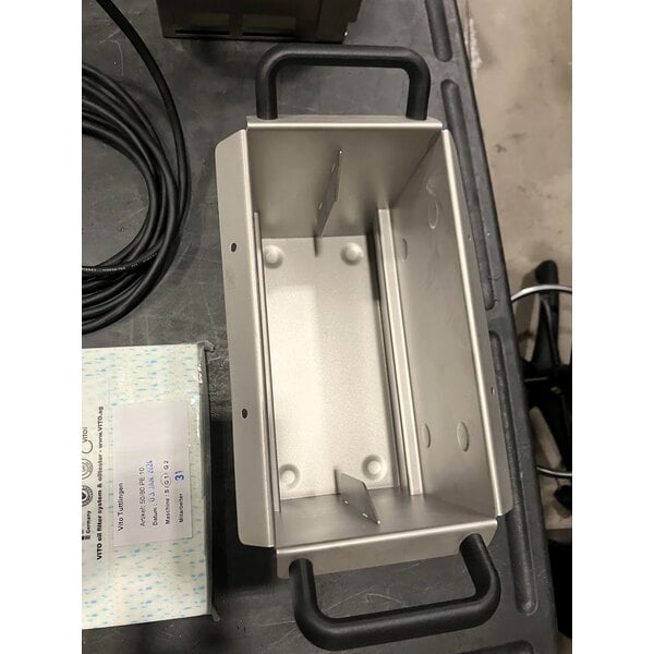 Scratch and Dent Vito Fryfilter VITO VL Portable 70 lb. Fryer Oil Filter System - 100-120V, 500W