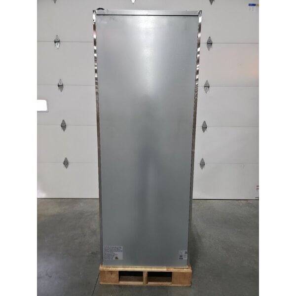 Scratch and Dent Avantco Z1-R-HC 29" Solid Door Stainless Steel Reach-In Refrigerator