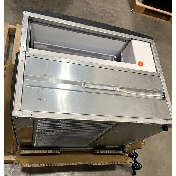 Scratch and Dent Avantco Ice MC-H-530-A 30" Air Cooled Modular Half Cube Ice Machine - 500 lb.
