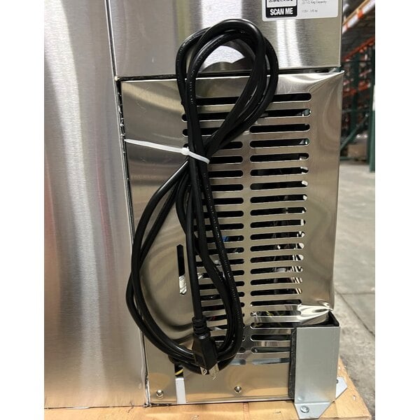 Scratch and Dent Avantco UDD-48-HC-S Four Tap Shallow Depth Kegerator Beer Dispenser - Stainless Steel, (2) 1/2 Keg Capacity