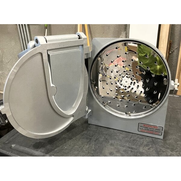 Scratch and Dent Shredder Attachment for Mixers with #22 Hubs