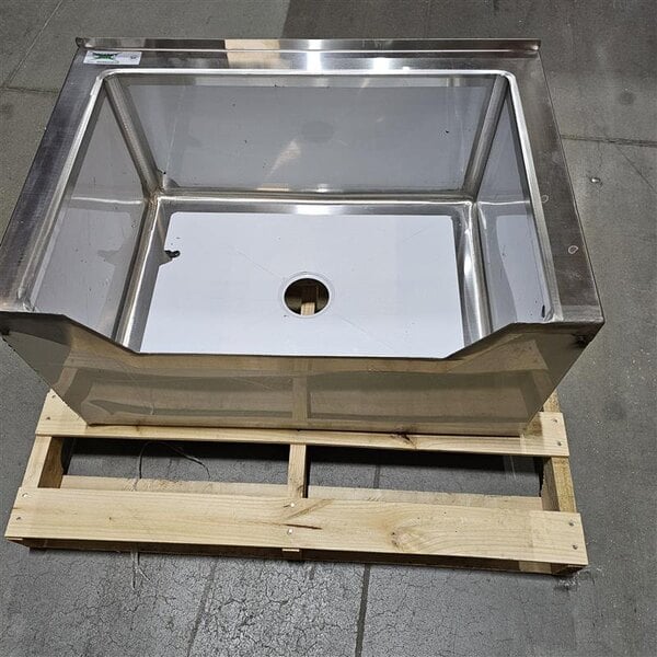 Scratch and Dent Regency 16-Gauge Stainless Steel One Compartment Floor Mop Sink with Notched Front - 28" x 20" x 12" Bowl