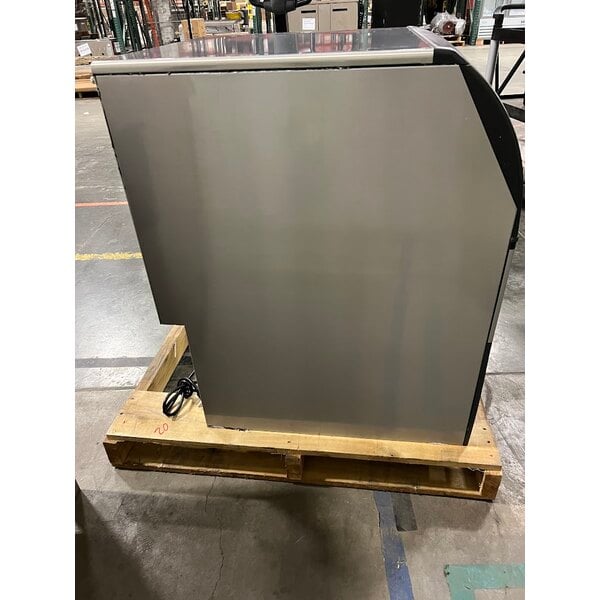 Scratch and Dent Scotsman UC2024SA-1 Air Cooled Undercounter Small Cube Ice Machine - 227 lb.