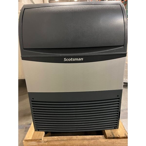 Scratch and Dent Scotsman UC2024SA-1 Air Cooled Undercounter Small Cube Ice Machine - 227 lb.