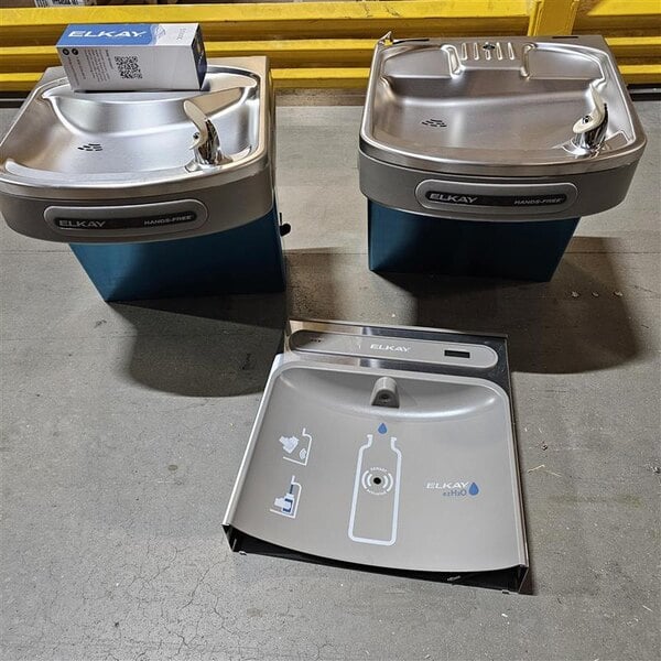 Scratch and Dent Zurn Elkay LZOOTL8WSSK Stainless Steel 8 GPH Dual Hands-Free Filtered Bottle Filling Station with Bi-Level Drinking Fountain - 115V - Chilled