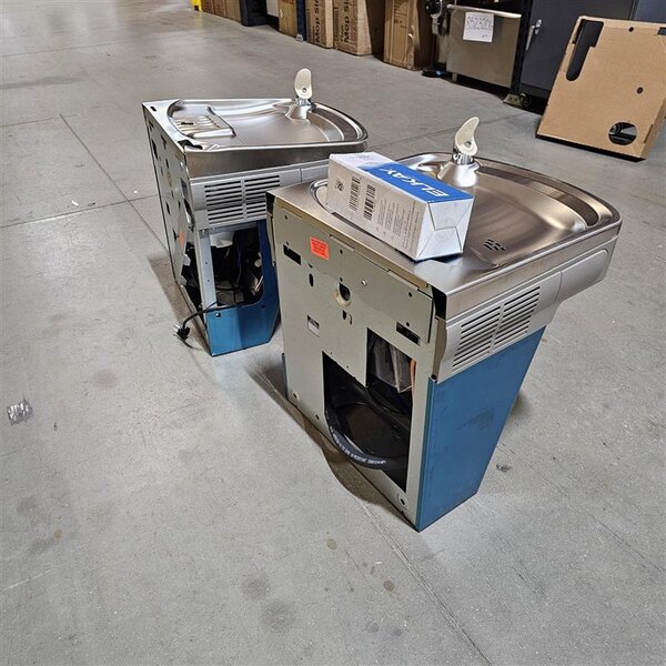 Scratch and Dent Zurn Elkay LZOOTL8WSSK Stainless Steel 8 GPH Dual Hands-Free Filtered Bottle Filling Station with Bi-Level Drinking Fountain - 115V - Chilled