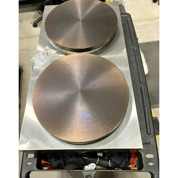 Scratch and Dent Krampouz CECIJ4 15 3/4" Dual Electric Cast Iron Crepe Maker - 240V / 3600W