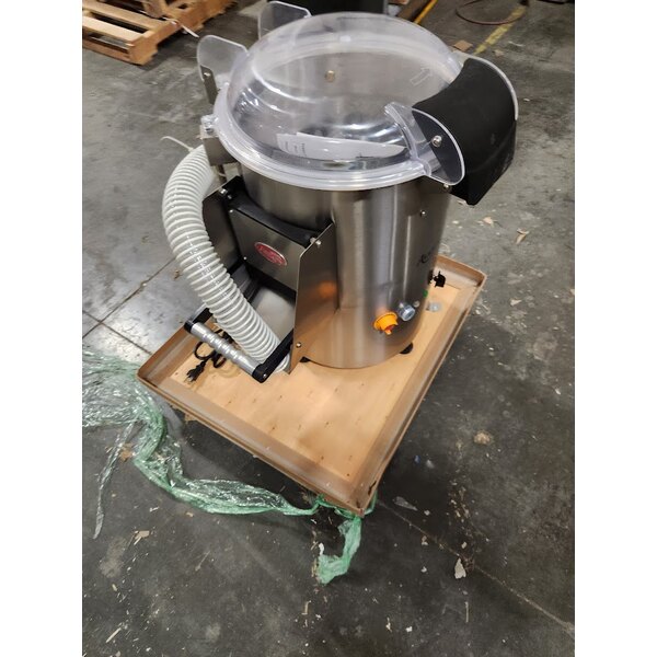 Scratch and Dent Avantco PPC22 22 lb. Countertop Potato Peeler - 120V, 1 hp