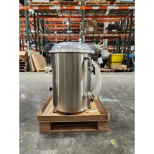 Scratch and Dent Avantco PPC22 22 lb. Countertop Potato Peeler - 120V, 1 hp