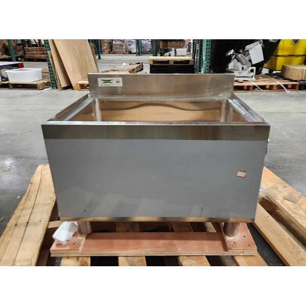 Scratch and Dent Regency 18" x 24" Underbar Ice Bin with 7 Circuit Post-Mix Cold Plate, Sliding Lid, and Bottle Holders - 51 lb.