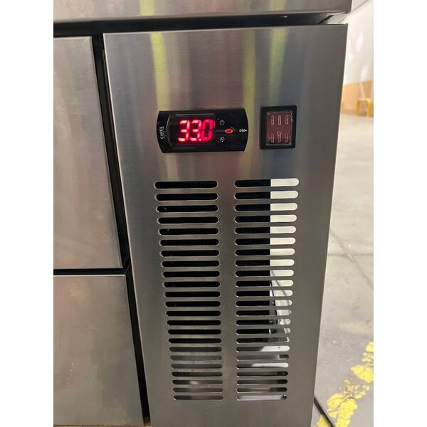 Scratch and Dent Avantco CBE-60-HC 60" 2 Drawer Refrigerated Chef Base