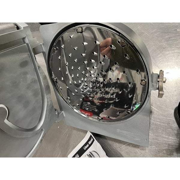 Scratch and Dent Shredder Attachment for Mixers with #22 Hubs