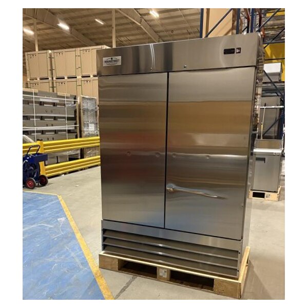 Scratch and Dent MainStreet Equipment BMR-49-R 54" Solid Door Reach-In Refrigerator