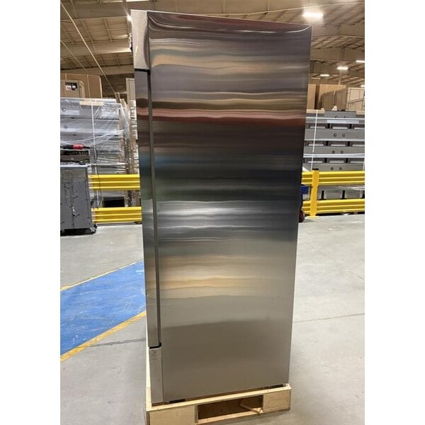 Scratch and Dent MainStreet Equipment BMR-49-R 54" Solid Door Reach-In Refrigerator