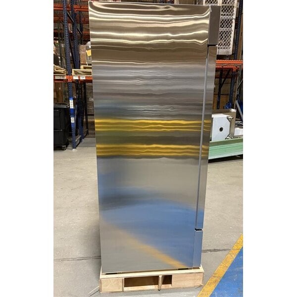 Scratch and Dent MainStreet Equipment BMR-49-R 54" Solid Door Reach-In Refrigerator