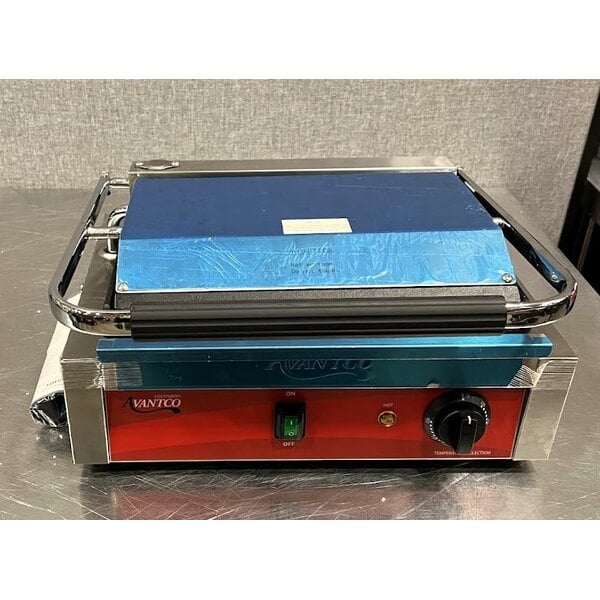 Scratch and Dent Avantco PG200 Commercial Panini Sandwich Grill with Grooved Plates and 13 3/8" x 8 3/4" Cooking Surface - 120V, 1750W