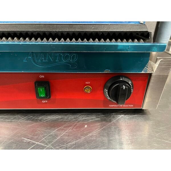 Scratch and Dent Avantco PG200 Commercial Panini Sandwich Grill with Grooved Plates and 13 3/8" x 8 3/4" Cooking Surface - 120V, 1750W