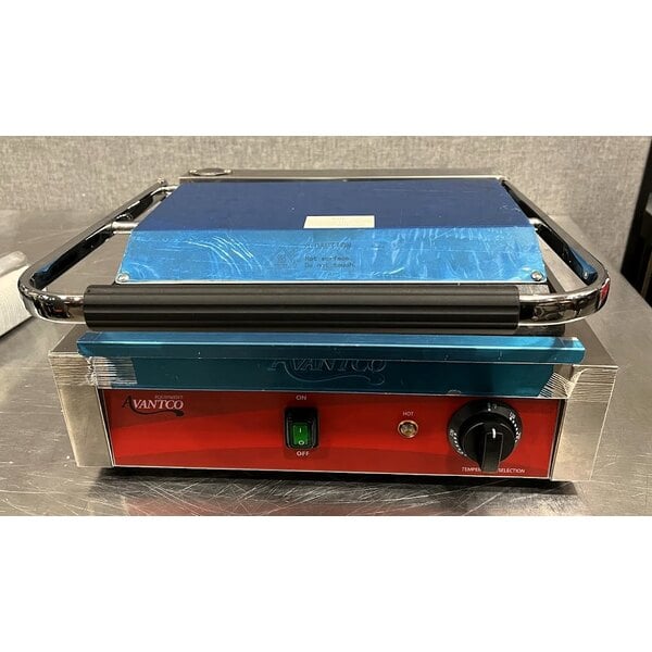 Scratch and Dent Avantco PG200 Commercial Panini Sandwich Grill with Grooved Plates and 13 3/8" x 8 3/4" Cooking Surface - 120V, 1750W