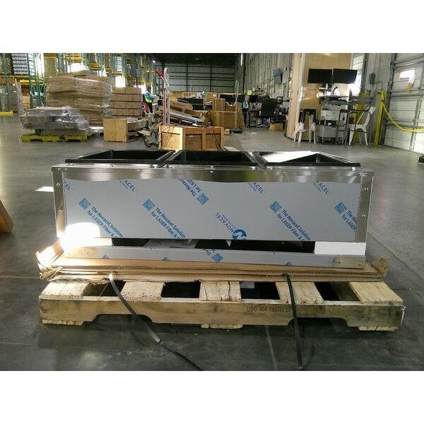 Scratch and Dent Vollrath 38103 ServeWell® Electric Three Pan Sealed Well Hot Food Table - 120V