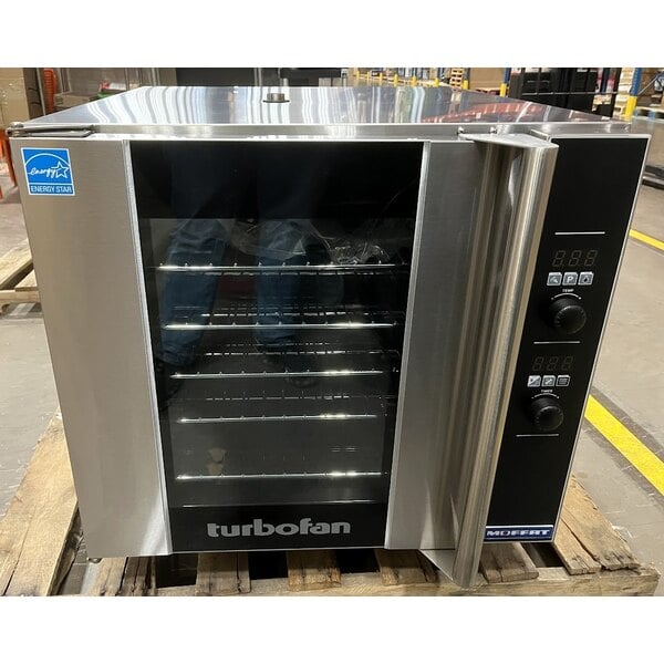 Scratch and Dent Moffat E32D5-2T Turbofan Single Deck Full Size Electric Digital Convection Oven with Steam Injection - 220-240V, 1 Phase, 6.5 kW