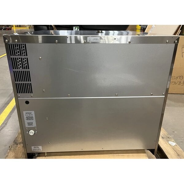 Scratch and Dent Moffat E32D5-2T Turbofan Single Deck Full Size Electric Digital Convection Oven with Steam Injection - 220-240V, 1 Phase, 6.5 kW