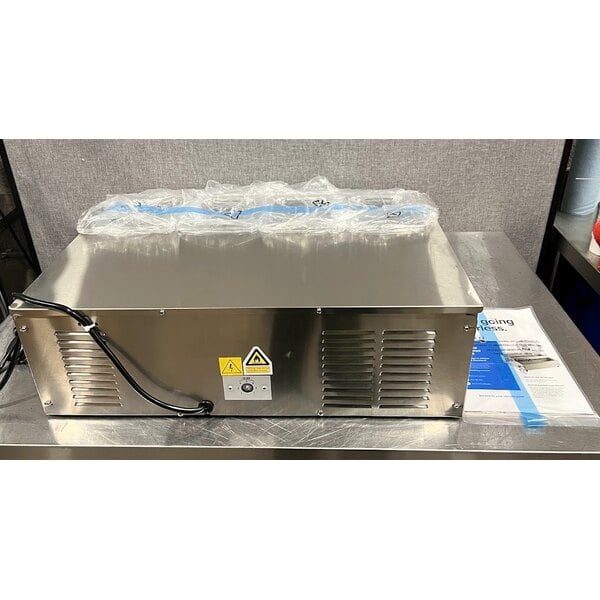 Scratch and Dent Avantco CPT-28-HC 28" Countertop Refrigerated Prep Rail