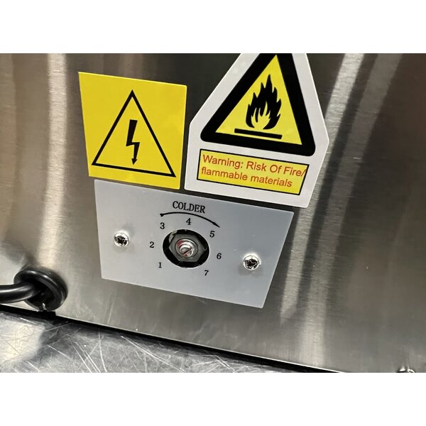 Scratch and Dent Avantco CPT-28-HC 28" Countertop Refrigerated Prep Rail