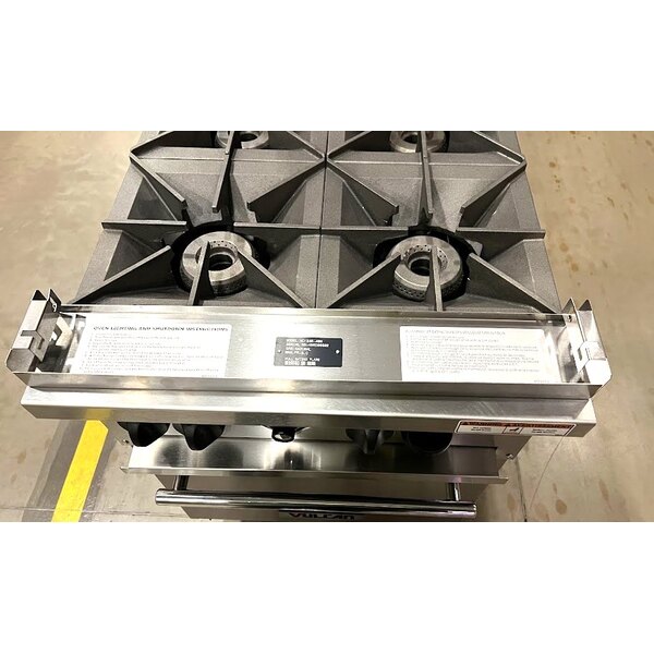 Scratch and Dent Vulcan 24S-4BN Endurance Natural Gas 4 Burner 24" Range with Standard Oven Base - 143,000 BTU