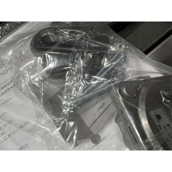 Scratch and Dent Vulcan 24S-4BN Endurance Natural Gas 4 Burner 24" Range with Standard Oven Base - 143,000 BTU