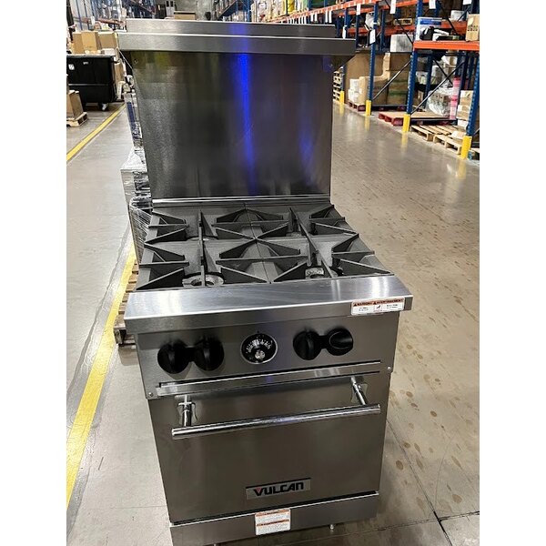 Scratch and Dent Vulcan 24S-4BN Endurance Natural Gas 4 Burner 24" Range with Standard Oven Base - 143,000 BTU