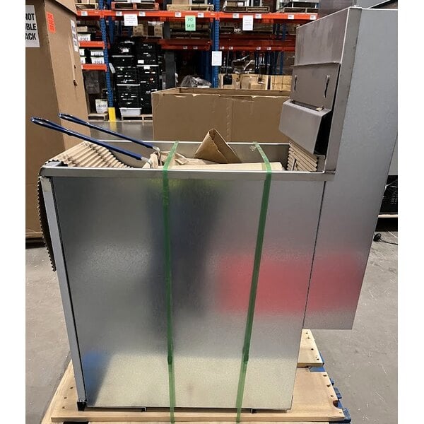 Scratch and Dent Pitco® 40D Liquid Propane 40-45 lb. Stainless Steel Floor Fryer