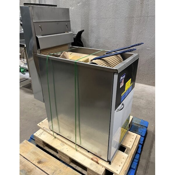 Scratch and Dent Pitco® 40D Liquid Propane 40-45 lb. Stainless Steel Floor Fryer