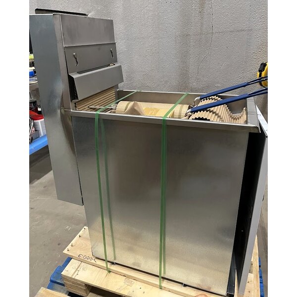 Scratch and Dent Pitco® 40D Liquid Propane 40-45 lb. Stainless Steel Floor Fryer