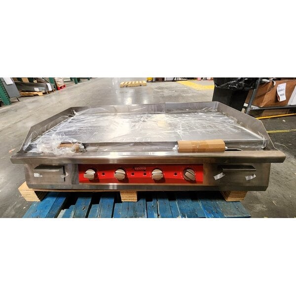 Scratch and Dent Avantco EG48N 48" Electric Countertop Griddle - 208/240V, 10482W-14000W