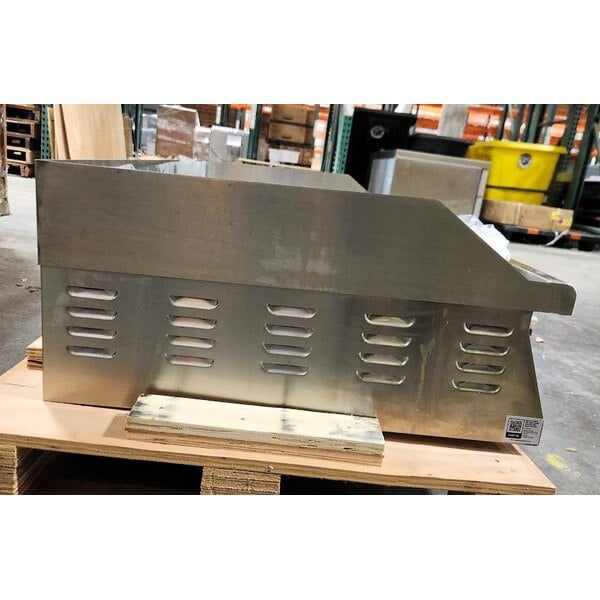 Scratch and Dent Avantco EG48N 48" Electric Countertop Griddle - 208/240V, 10482W-14000W