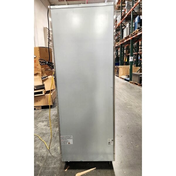 Scratch and Dent Avantco Z1-R-HC 29" Solid Door Stainless Steel Reach-In Refrigerator